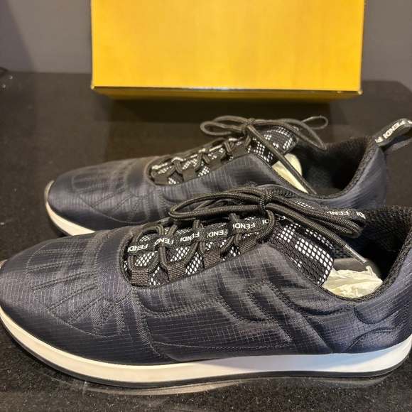 Fendi FFreedom Sneaker - Picture 5 of 6